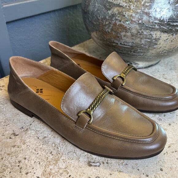 Patricia Nash Fia Taupe Brown Loafers Slip On Preppy Casual Flat Shoe Size 8.5M - Picture 1 of 7